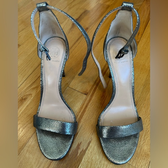 Tory Burch Keri Crackled Metallic Sandal Pewter Stiletto Heels size 8.5 - Picture 6 of 10